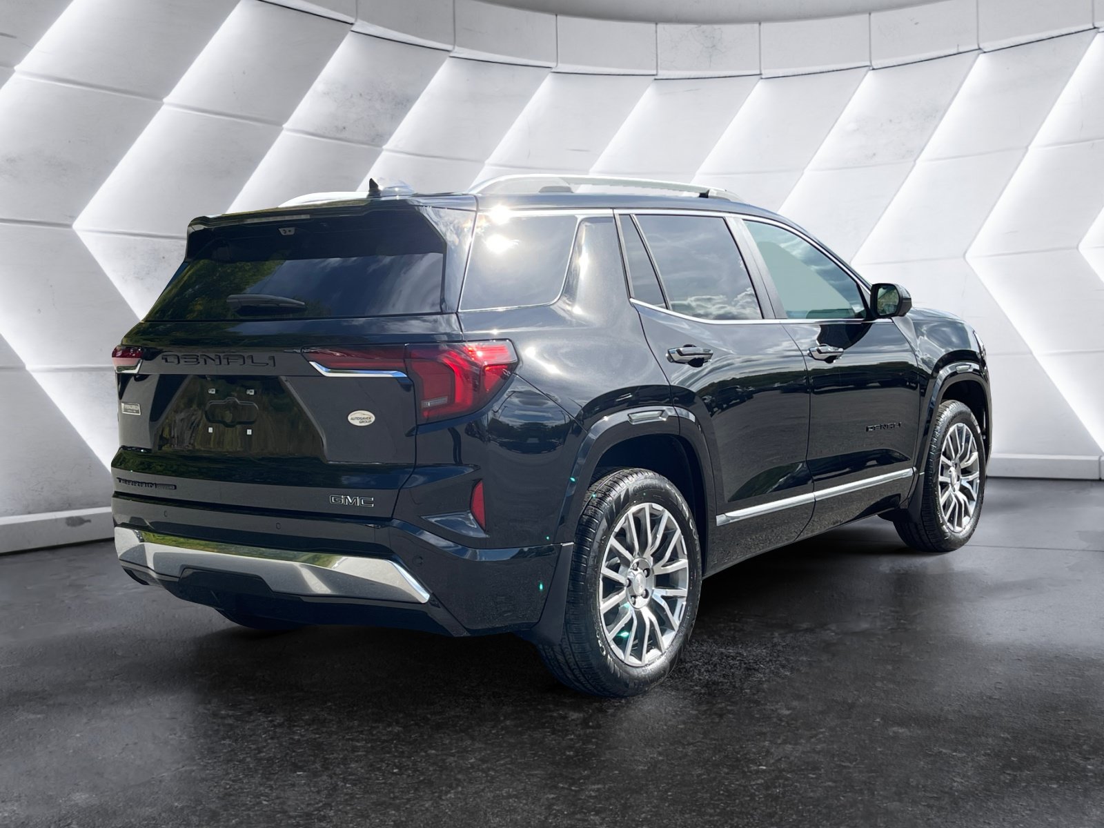 New 2027 GMC Terrain Denali w/ LPO, Black Badging Package AWD/4WD image 6