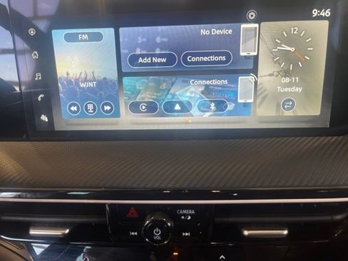 Used 2025 Nissan Kicks SR FWD image 13