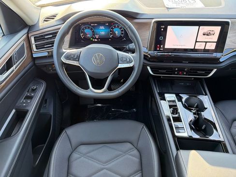 New 2026 Volkswagen Atlas SE FWD image 14