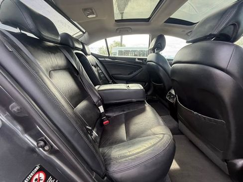 Used 2014 Kia Cadenza Premium w/ Technology Package FWD image 15