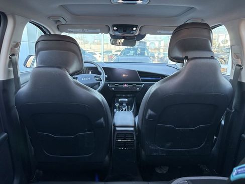 Used 2023 Kia Niro SX Touring image 37