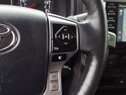 Used 2023 Toyota 4Runner SR5 Premium w/ Moonroof Package AWD/4WD image 15