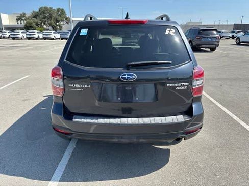Used 2016 Subaru Forester 2.5i Premium AWD/4WD image 4