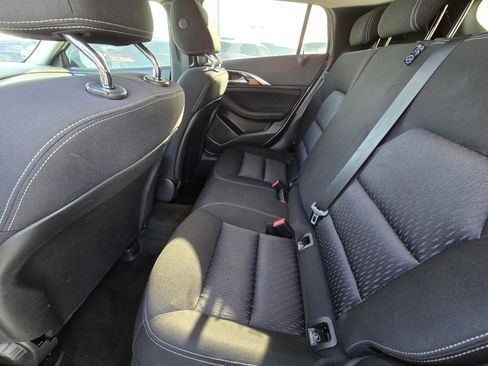 Used 2019 INFINITI QX30 image 10