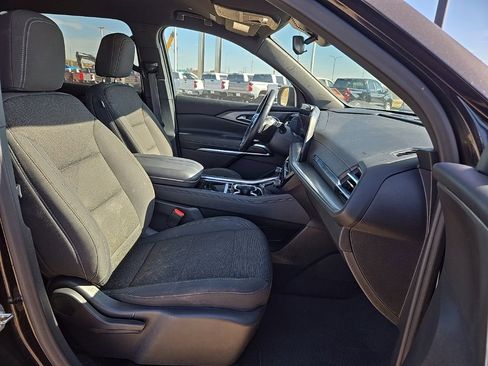 Used 2024 Chevrolet Traverse LT image 20