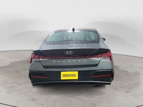 Certified 2025 Hyundai Elantra SEL image 4