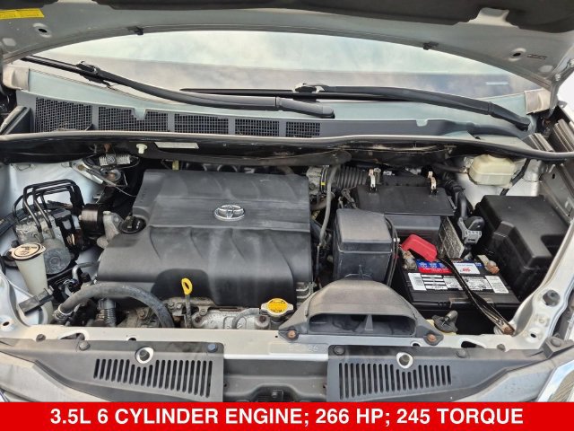 Used 2014 Toyota Sienna XLE FWD image 37