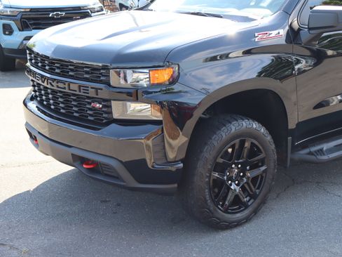 Used 2021 Chevrolet Silverado 1500 Custom Trail Boss w/ Midnight Edition AWD/4WD image 6