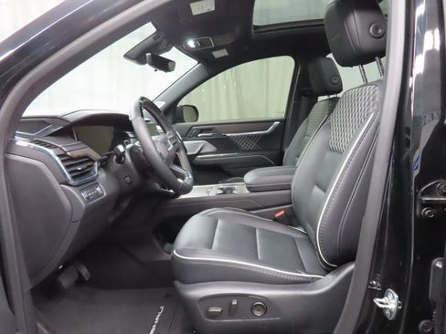 Used 2025 GMC Acadia Denali w/ Super Cruise Package AWD/4WD image 15