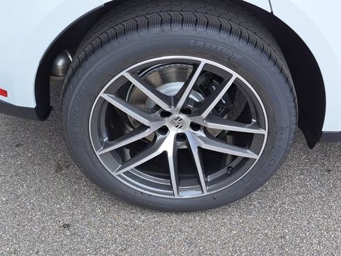 New 2026 Porsche Macan image 12