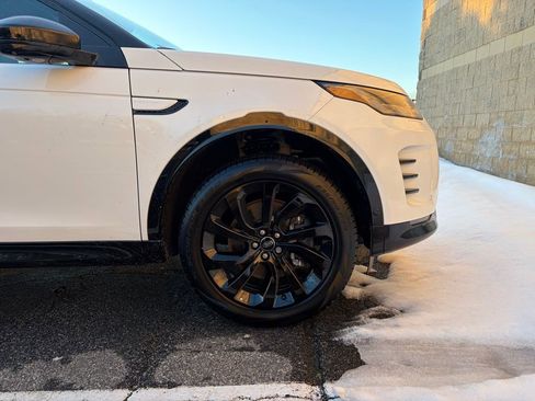 Certified 2025 Land Rover Discovery Sport Dynamic SE image 9
