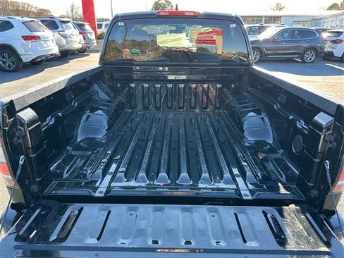 Used 2022 Nissan Frontier SV image 29