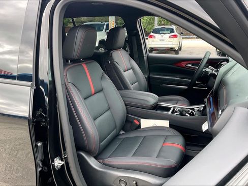 Used 2025 Chevrolet Traverse RS w/ LPO, Floor Liner Package FWD image 8
