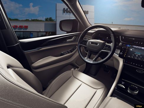New 2026 Jeep Grand Cherokee Limited w/ Limited Altitude Package AWD/4WD image 22