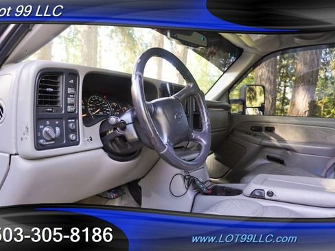 Used 2002 Chevrolet Silverado 2500 LT w/ Off-Road Skid Plate Pkg AWD/4WD image 12