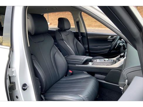 Used 2024 Genesis GV80 2.5T image 7