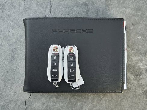 Used 2025 Porsche 718 Cayman GT4 RS w/ Weissach Package image 68