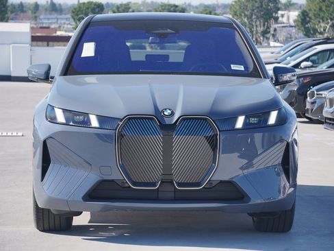 New 2026 BMW iX xDrive45 w/ Premium Package image 2