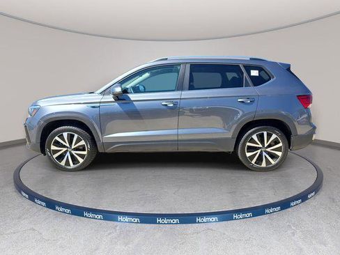 Used 2024 Volkswagen Taos SE FWD image 9