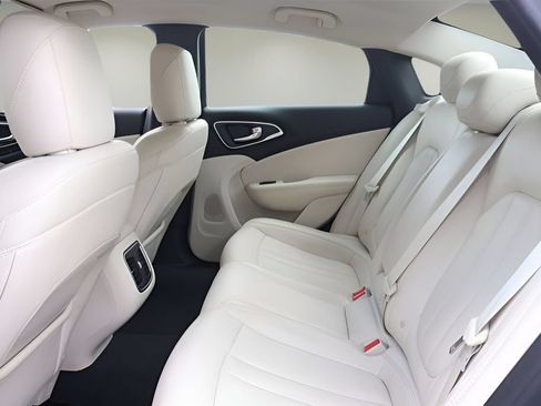 Used 2015 Chrysler 200 C FWD image 12