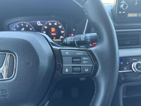 Used 2025 Honda Pilot Elite image 29