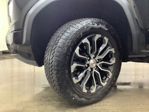 Used 2024 GMC Canyon Denali AWD/4WD image 26