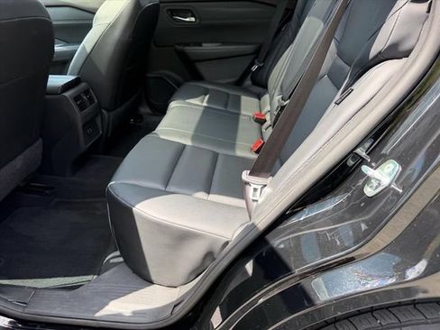 Used 2023 Nissan Rogue SV w/ SV Premium Package AWD/4WD image 10