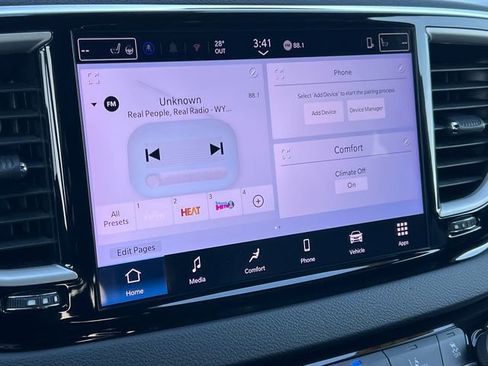 Used 2025 Chrysler Pacifica Select image 22