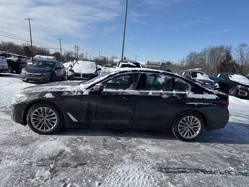 Used 2023 BMW 530i xDrive w/ Executive Package image 4
