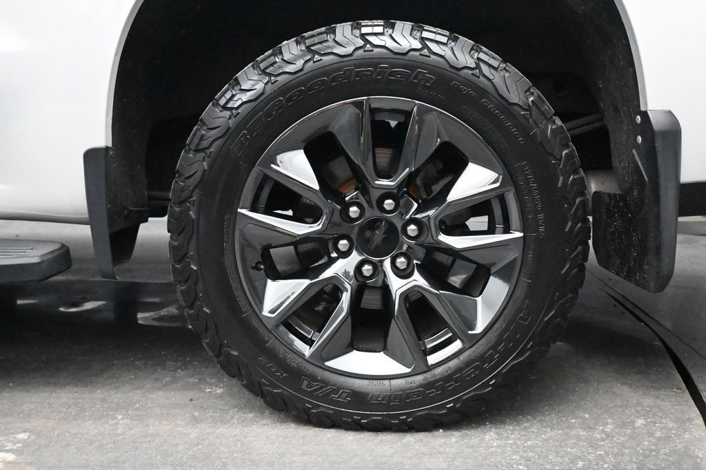 Used 2021 Chevrolet Silverado 1500 High Country w/ Safety Package II AWD/4WD image 12