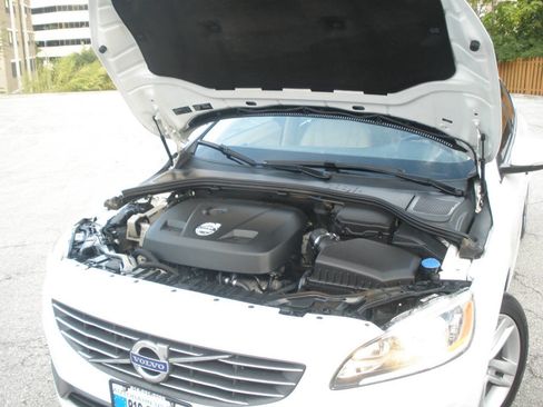 Used 2015 Volvo S60 T5 Premier image 10