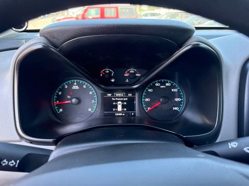 Used 2021 Chevrolet Colorado W/T w/ WT Convenience Package RWD image 17