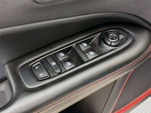 Used 2018 Jeep Compass Trailhawk w/ Cold Weather Group AWD/4WD image 23