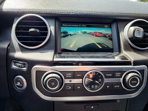 Used 2016 Land Rover LR4 HSE image 18