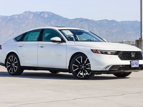 Used 2024 Honda Accord Touring image 2