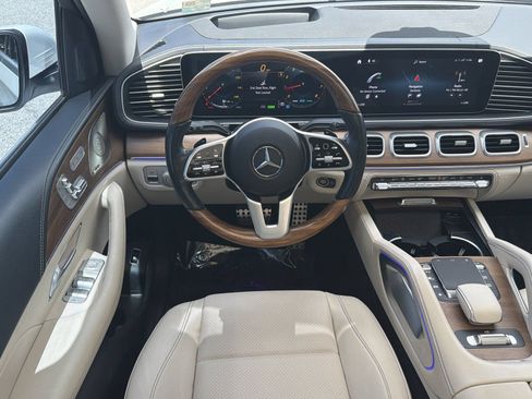 Used 2022 Mercedes-Benz GLS 450 4MATIC image 15