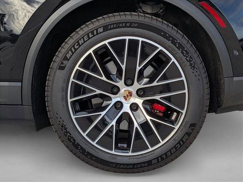 Used 2025 Porsche Macan 4S Electric image 27