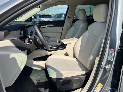 Used 2023 Buick Envision Preferred image 8