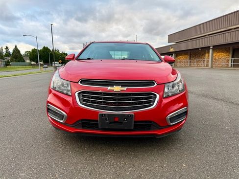 Used 2015 Chevrolet Cruze LT FWD image 3