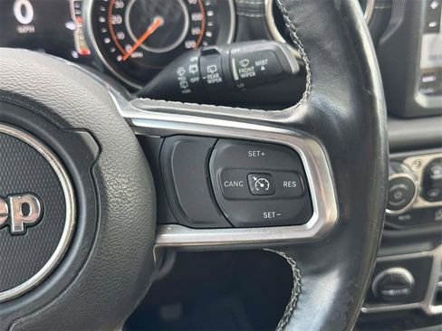 Used 2018 Jeep Wrangler Unlimited Sahara image 26