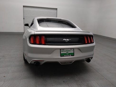 Used 2017 Ford Mustang Coupe image 6