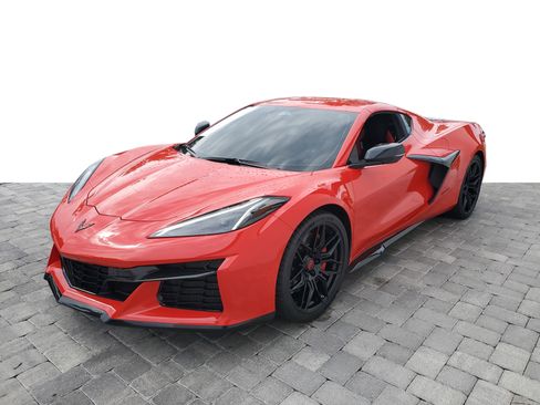 Used 2024 Chevrolet Corvette Z06 image 3