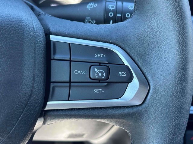 Used 2023 Jeep Compass Latitude w/ Convenience Group AWD/4WD image 13