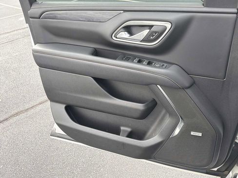 Used 2023 GMC Yukon XL SLT image 18