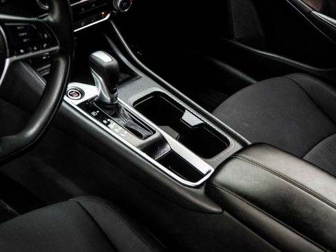 Used 2024 Nissan Sentra SV image 15