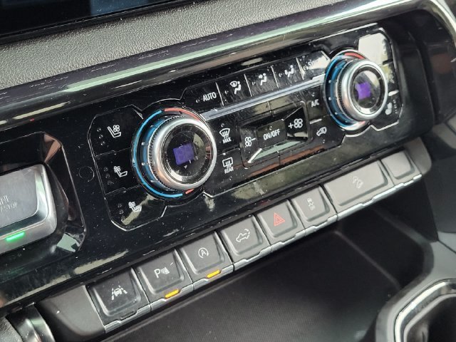 Used 2024 GMC Sierra 1500 AT4 w/ Technology Package AWD/4WD image 19