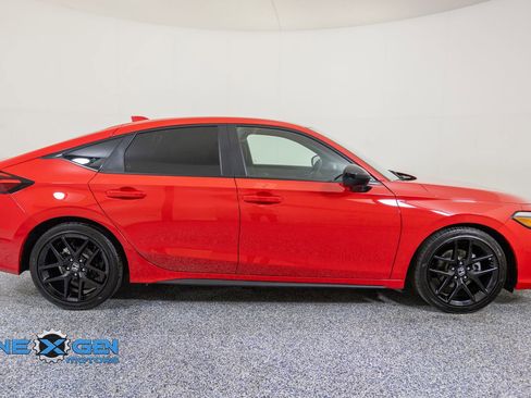 Used 2025 Honda Civic Sport image 8
