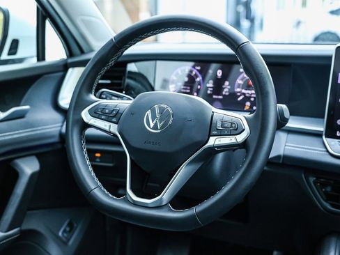 New 2026 Volkswagen Tiguan SE image 26