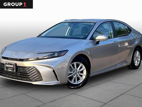 Used 2025 Toyota Camry LE FWD image 1