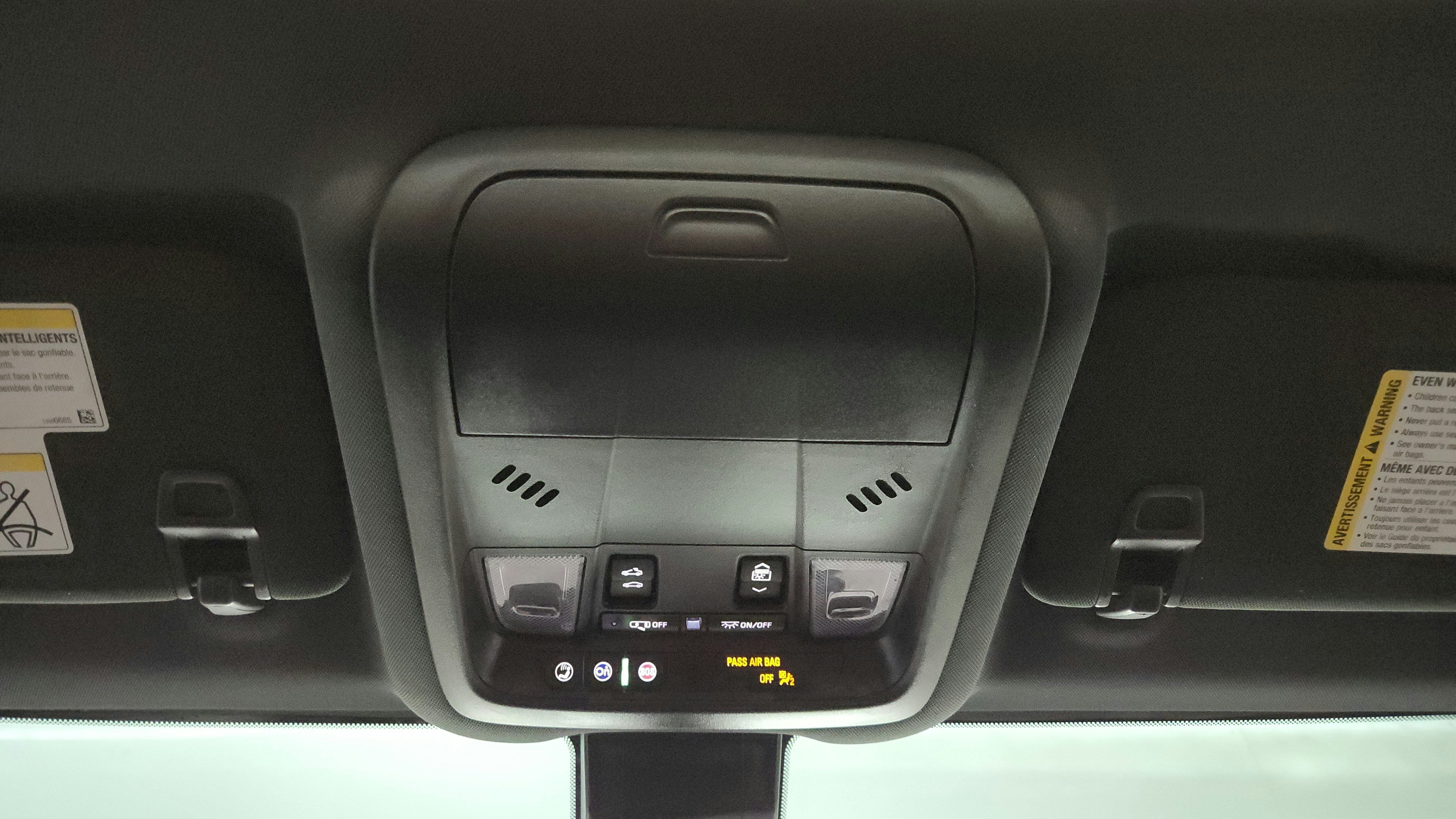 Used 2023 Chevrolet Equinox RS w/ RS Leather Package AWD/4WD image 24